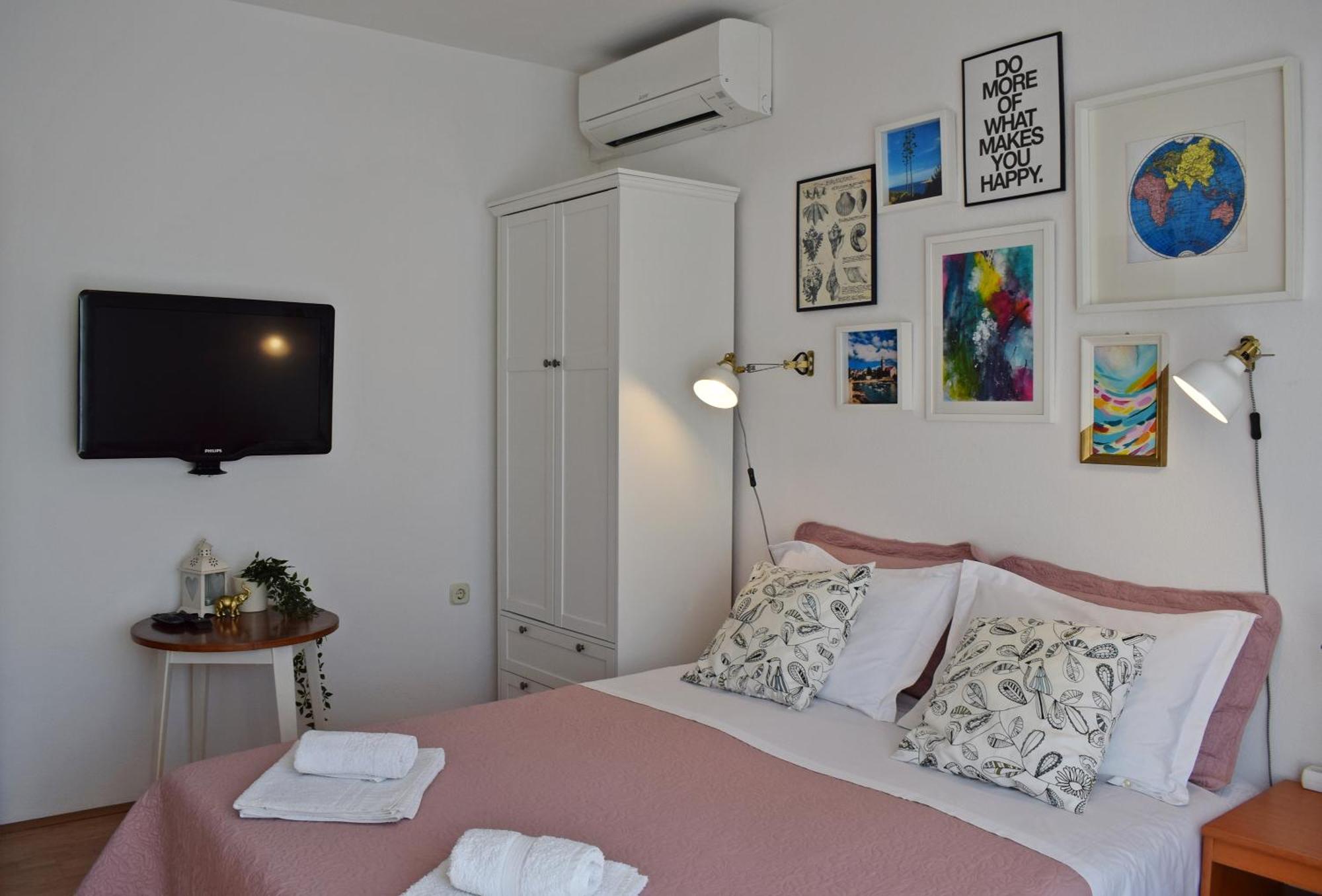 Lina Vrankovic Apartments Хвар Екстер'єр фото