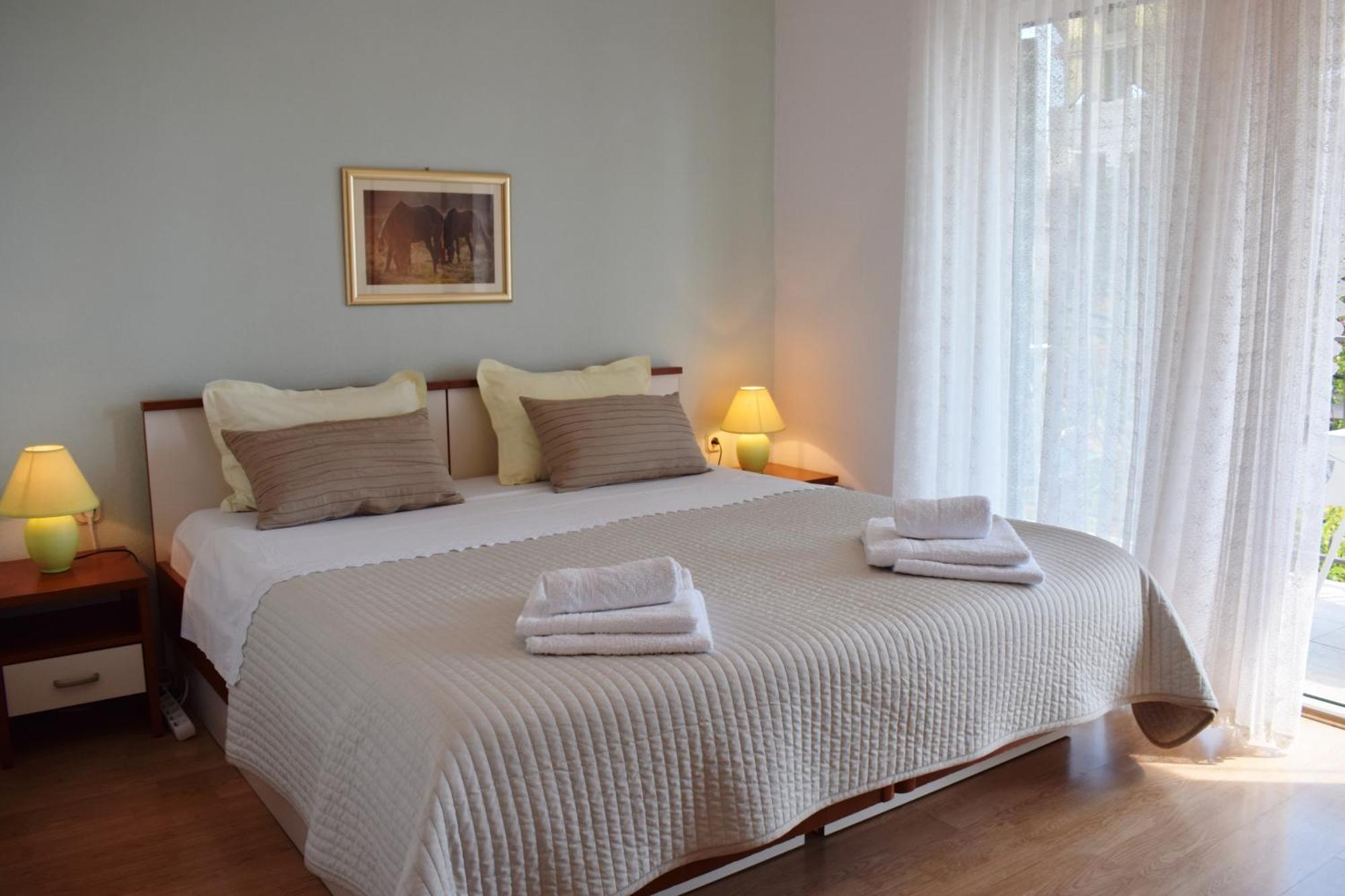 Lina Vrankovic Apartments Хвар Екстер'єр фото