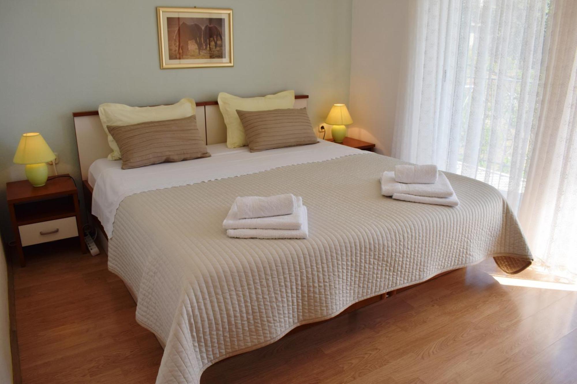 Lina Vrankovic Apartments Хвар Екстер'єр фото